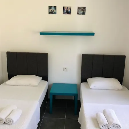 Isik , A Happy Vacation Story Prázdninový dům *